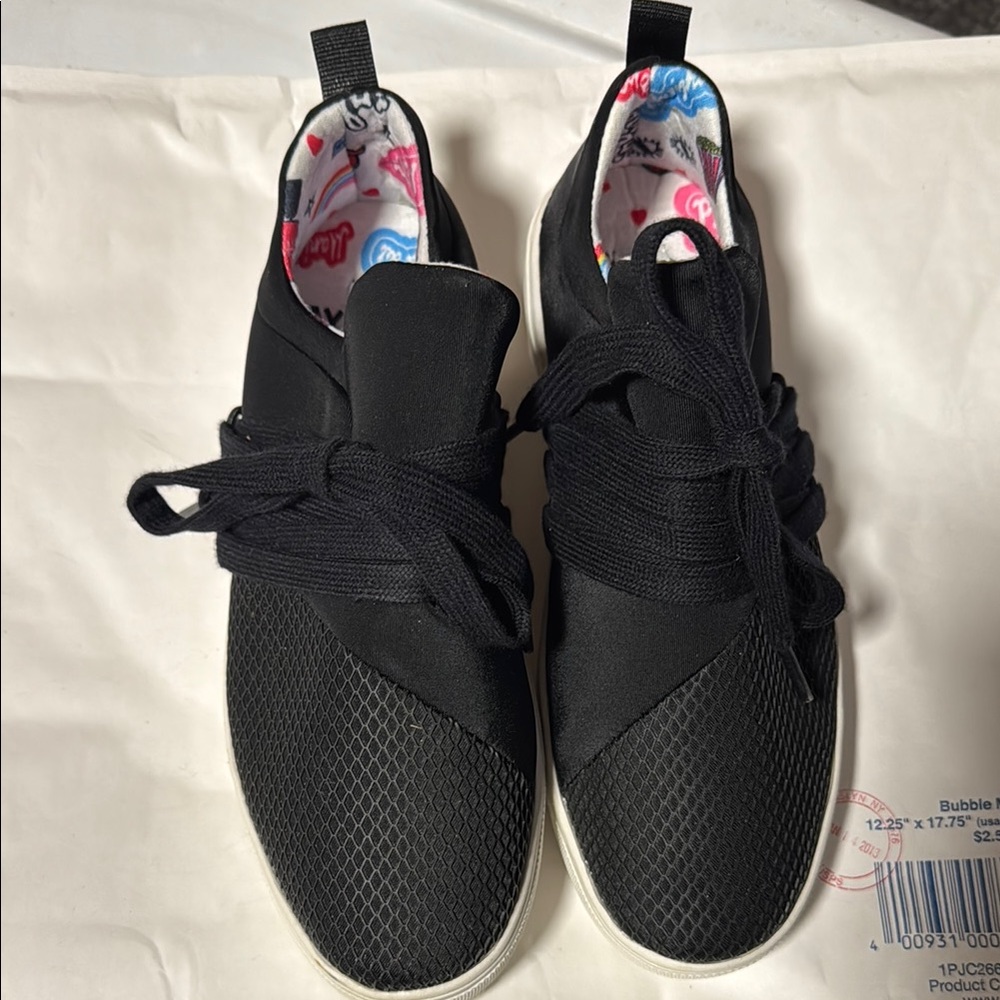 Steve Madden Lancer Black Sneakers with Colorful Inner Lining